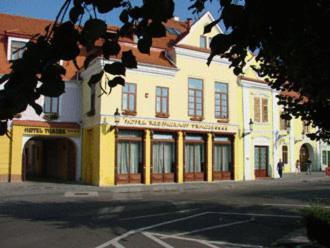 Hotel Traube Medias Exterior photo